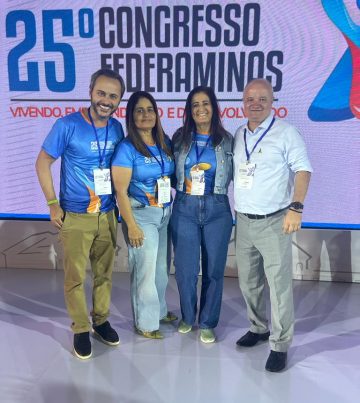 Lucas Pitta, sub secretário de desenvolvimento de Minas Gerais, eu, Rosa Helena e o presidente da Federaminas Valmir Rodrigues